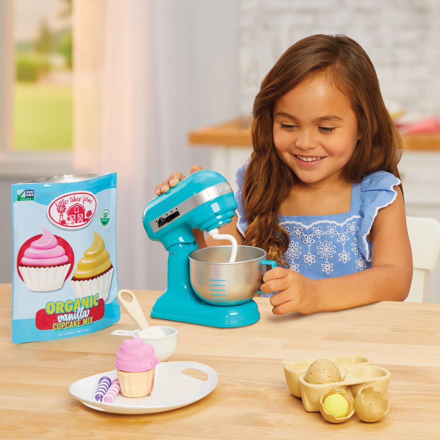 Creative Chefs  Bakers Kit  C Baking Playset with Working Mixer