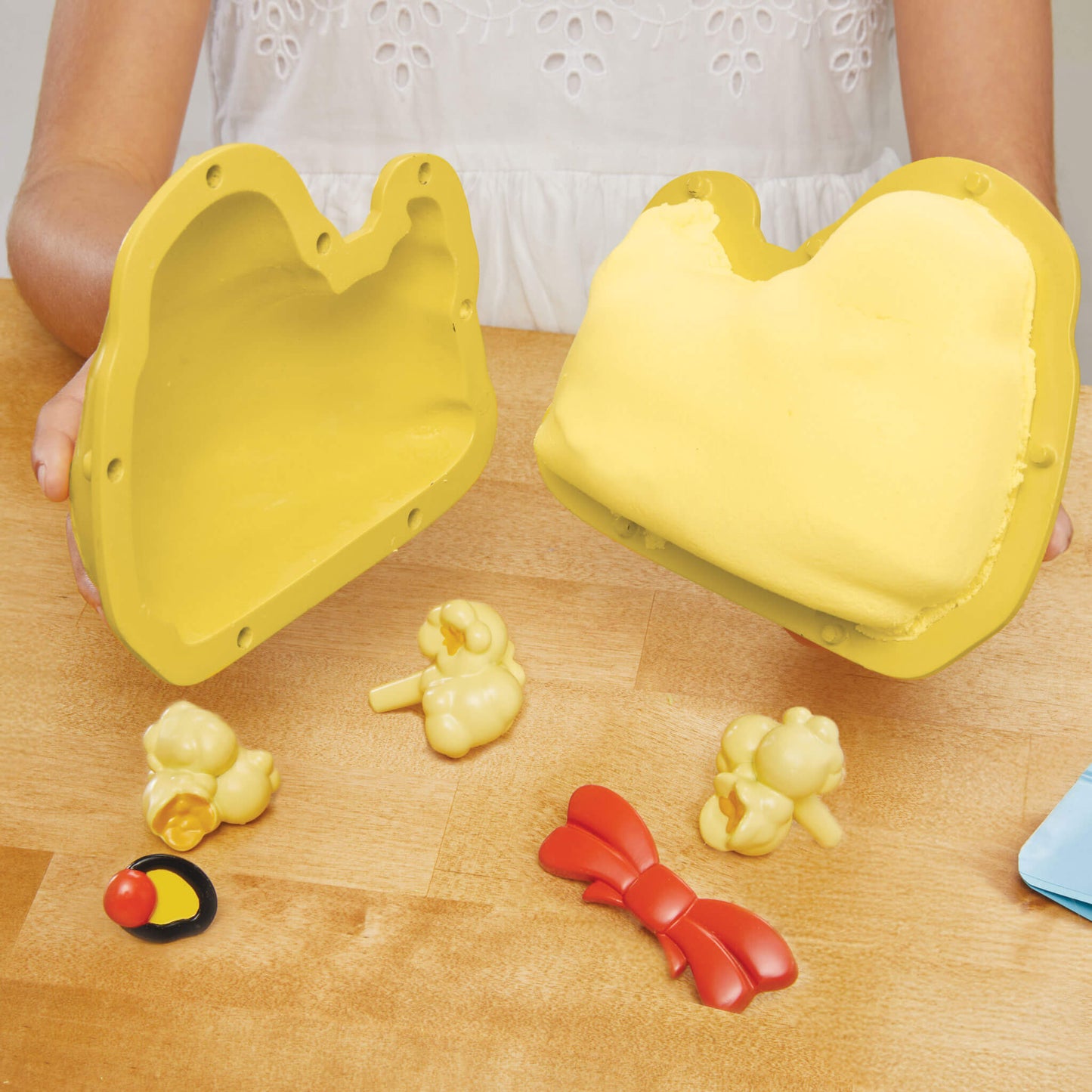Creative Chefs  Bluey - Duck Cake Kit